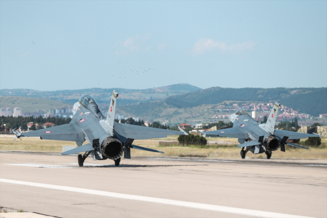 Türk Hava Kuvvetleri'nin "Şahin"leri Öncel Filo'da yetişiyor